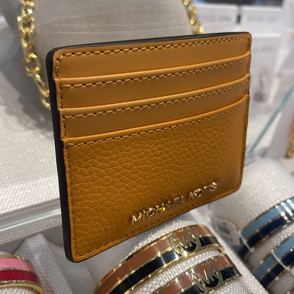 MICHAEL KORS
Large Pebbled Leather Card Holder Case
Cider
NWT - Picture 14 of 16